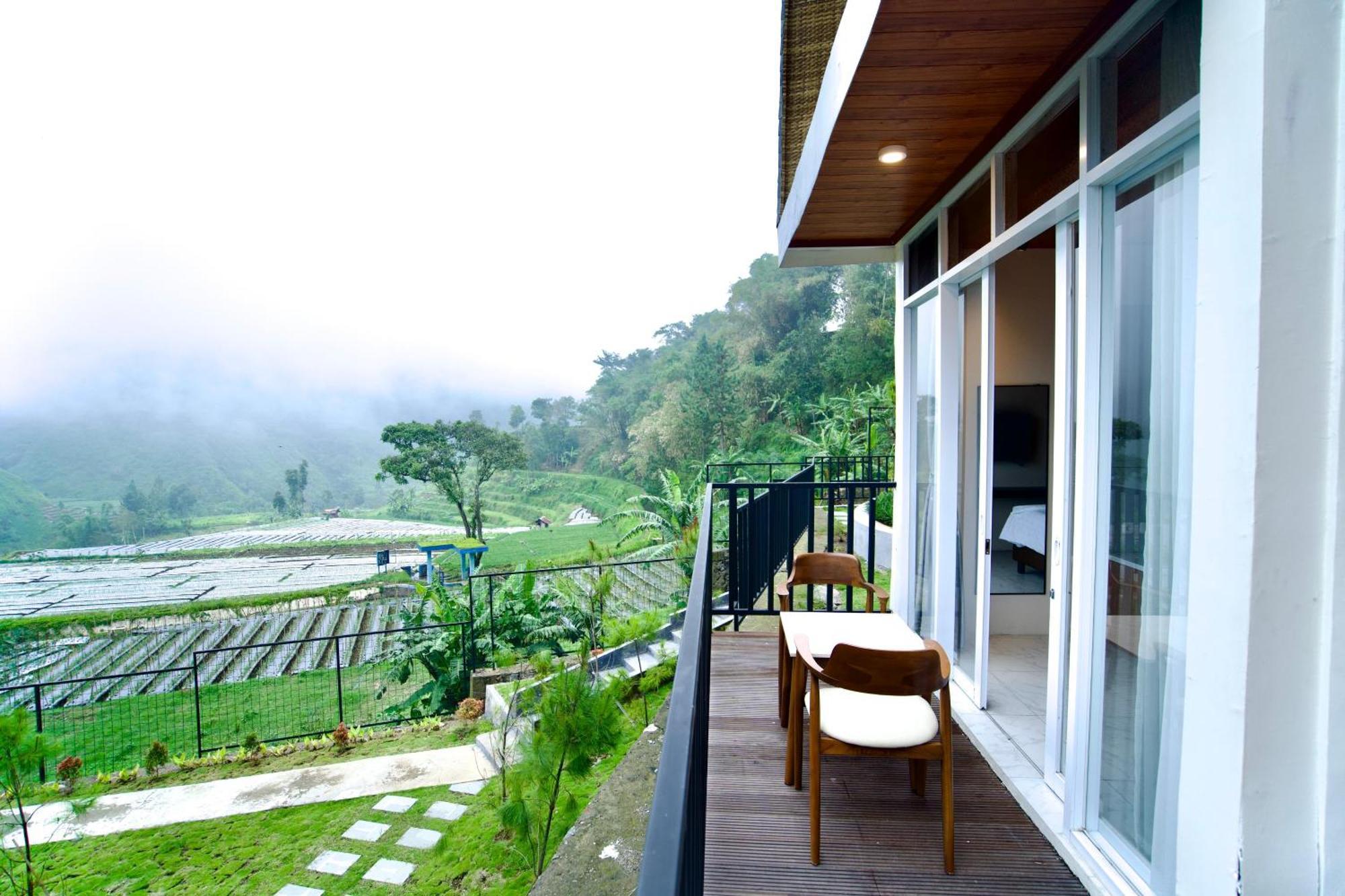 Lodge Gulala Azana & Guci Tegal (Central Java)